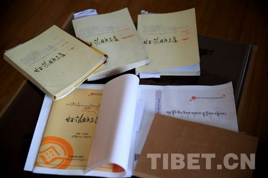 ཀན་ལྷོ་ཁུལ་རིག་གནས་ཁང་གིས་བོད་ཀྱི་དམངས་གླུ་ལ་སྲུང་སྐྱོབ་བྱེད་པ།